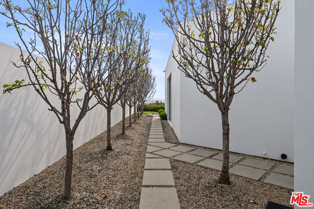 MLS #25586149 img 41