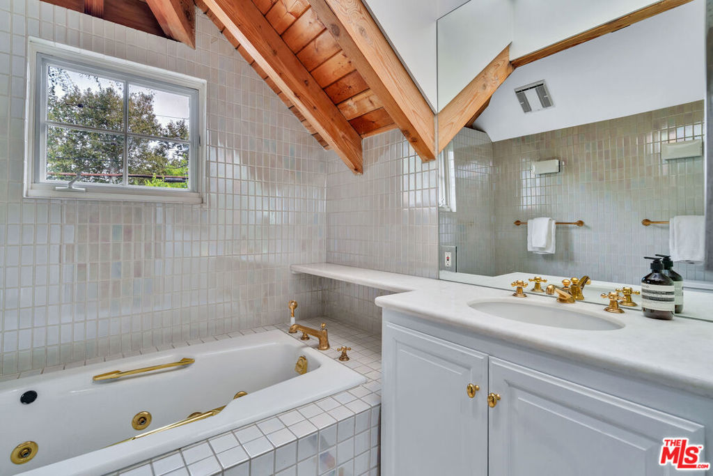 MLS #25586219 image #42