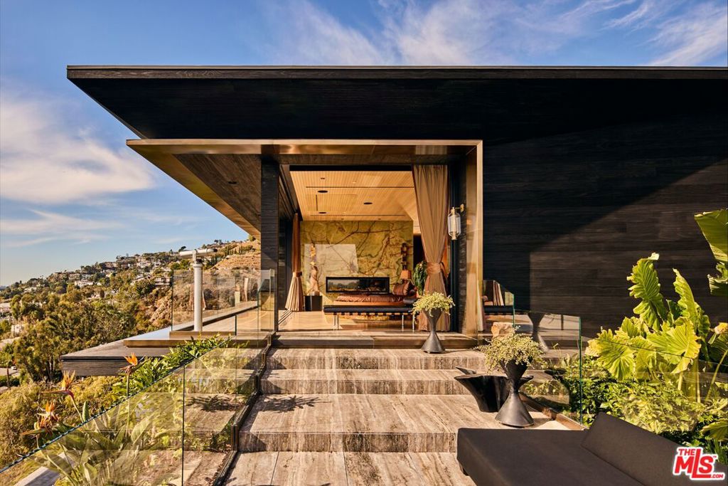 MLS #25587213 image #17