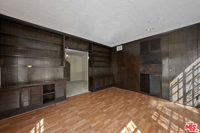 MLS #25587375 image #16