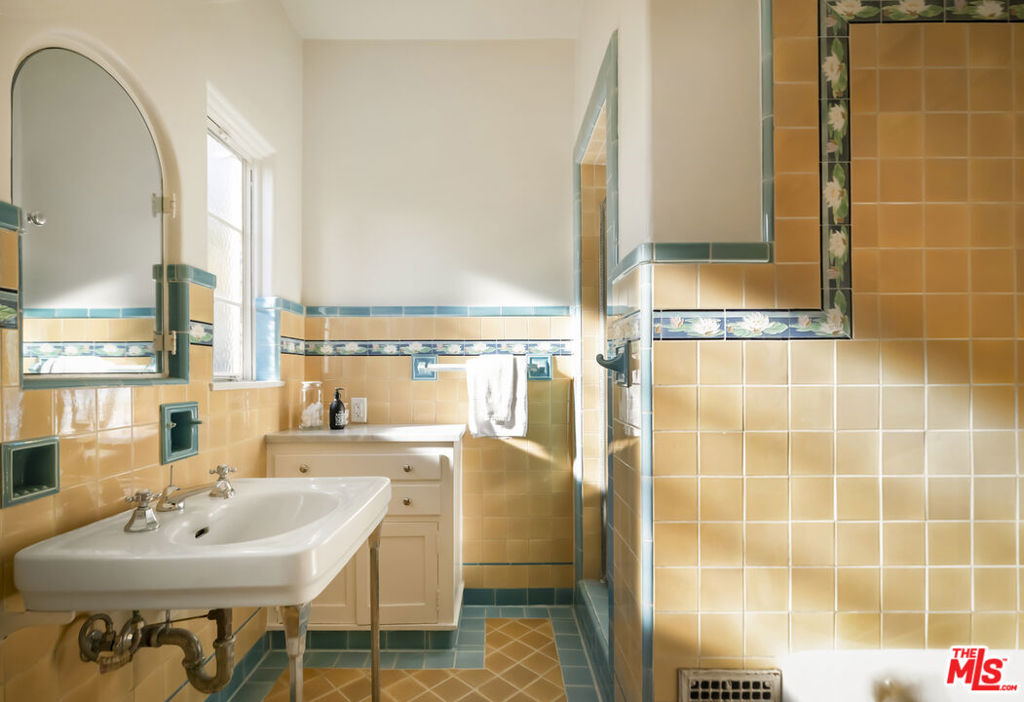 MLS #25587505 image #41