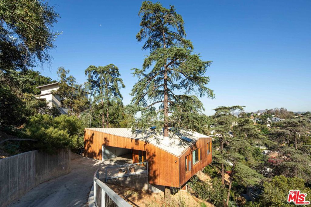 MLS #25588171 image #0