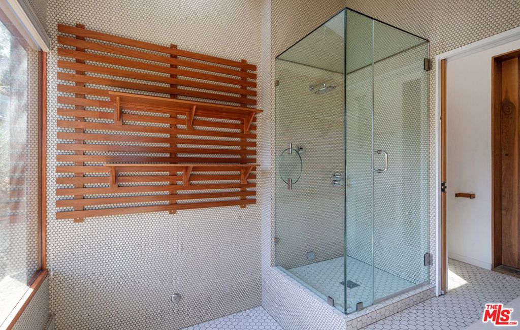 MLS #25588171 image #21