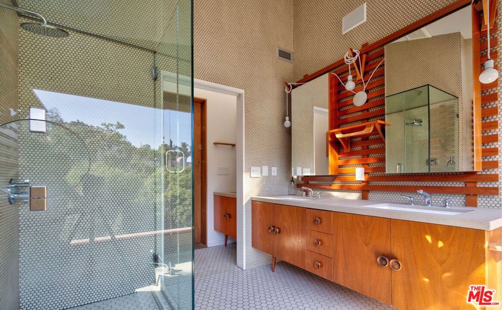 MLS #25588171 image #22