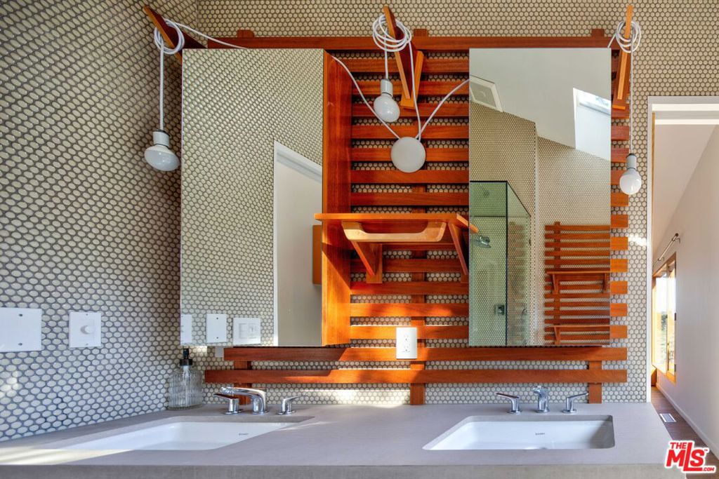 MLS #25588171 image #23