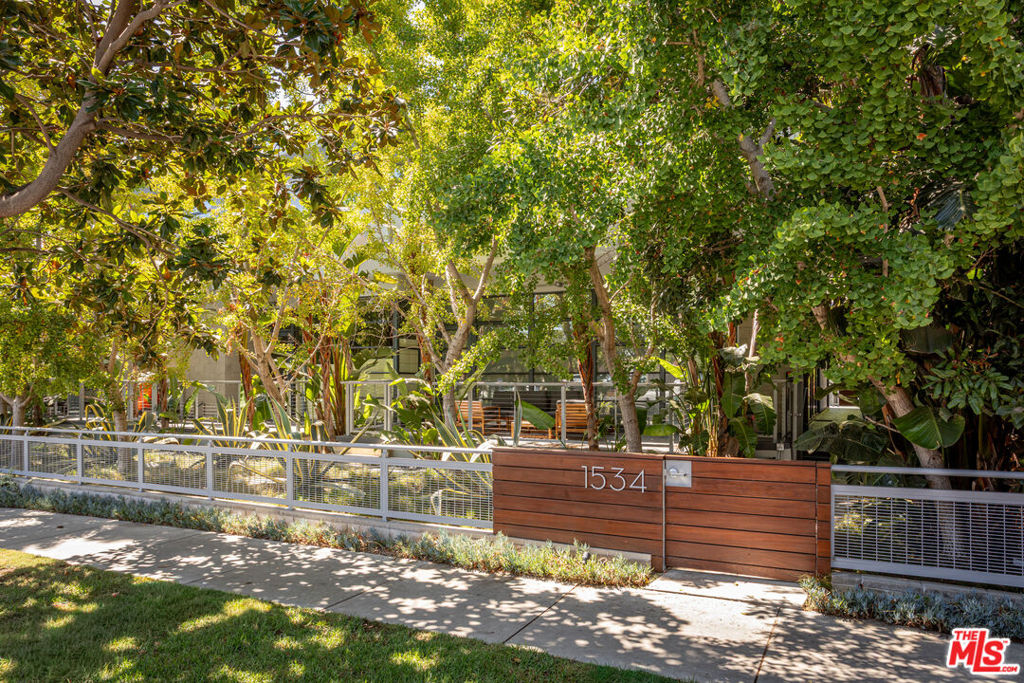 MLS #25588935 image #14