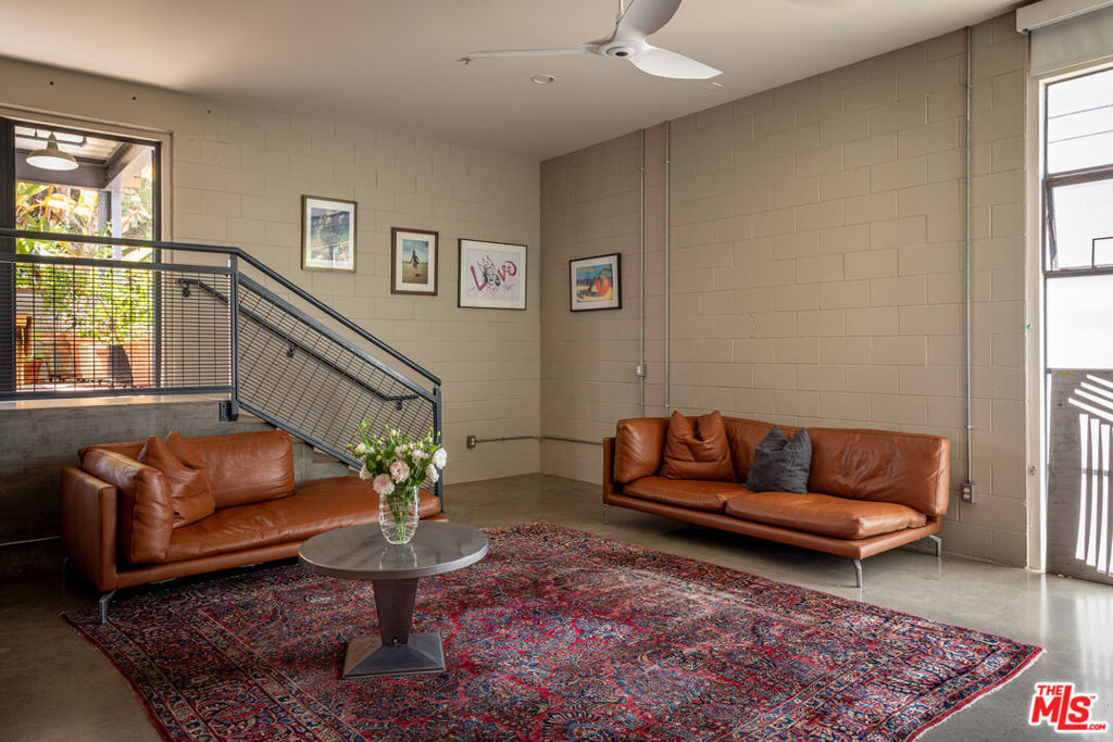 MLS #25588935 image #3