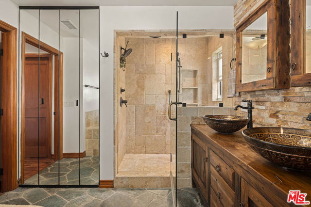 MLS #25589151 image #14