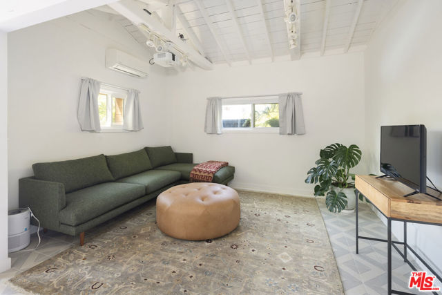 MLS #25589151 image #24