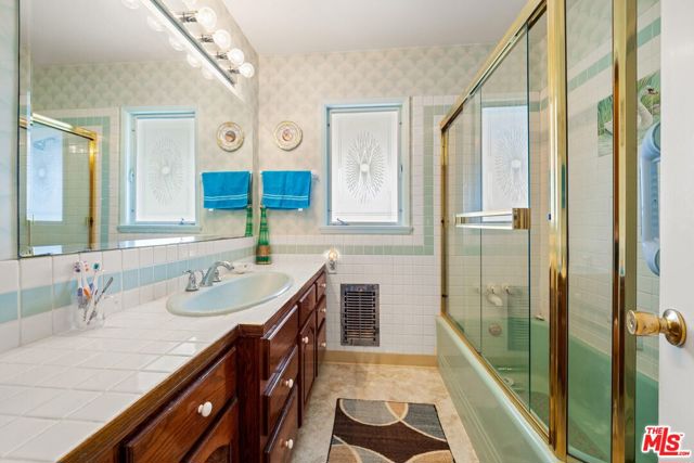 MLS #25589275 image #23