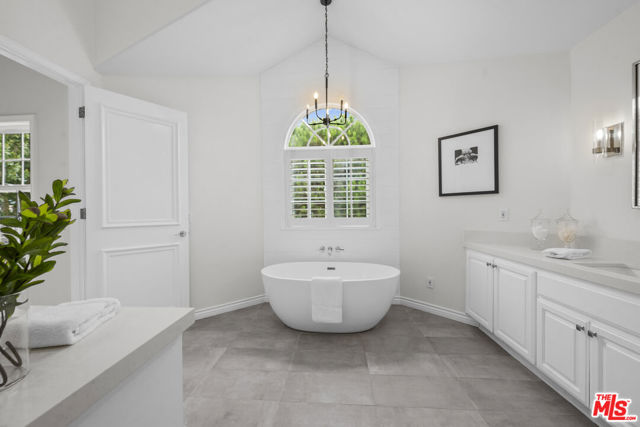 MLS #25589973 image #28