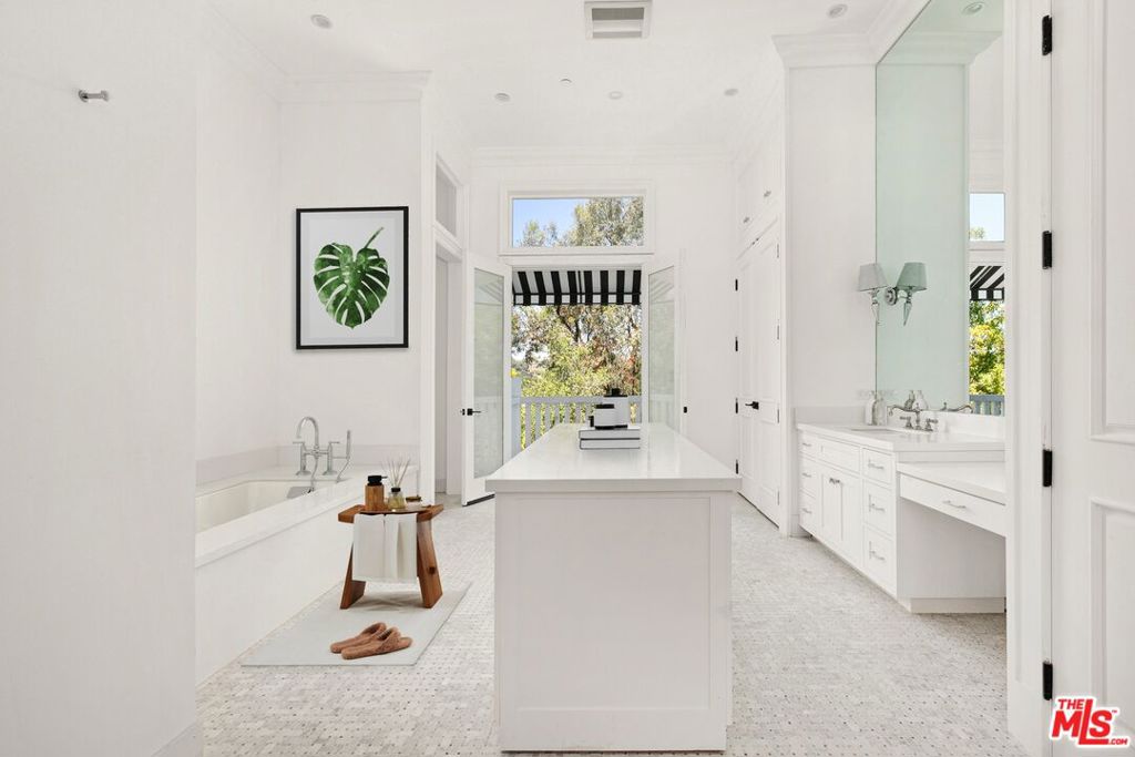 MLS #25590927 image #21