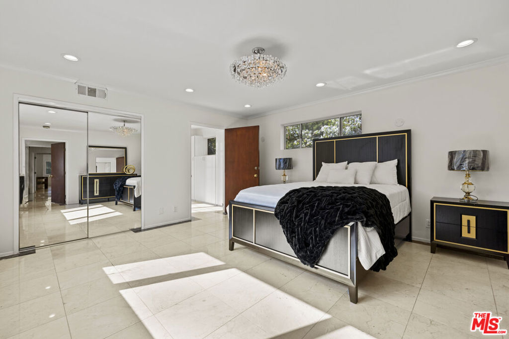 MLS #25591823 image #22