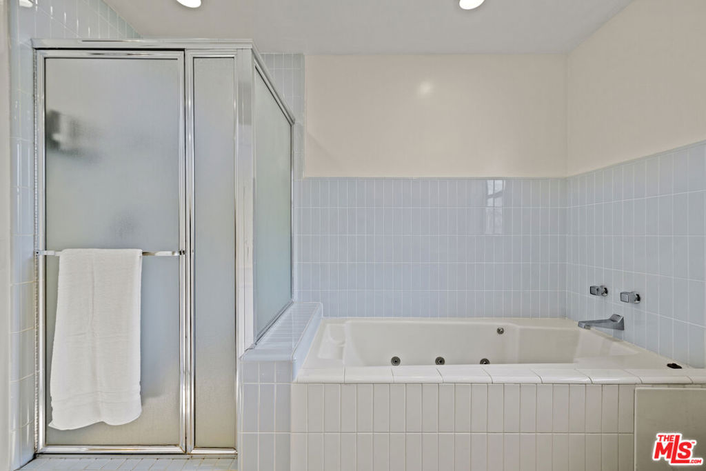 MLS #25591823 image #24