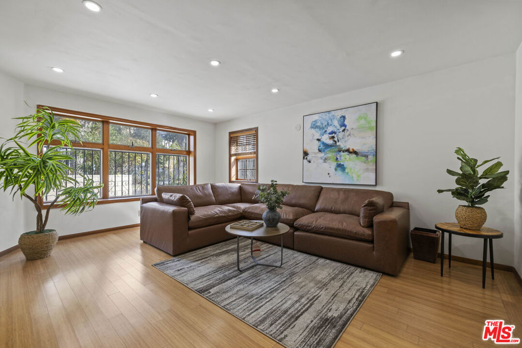 MLS #25591823 image #28