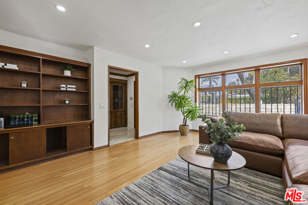 MLS #25591823 image #29