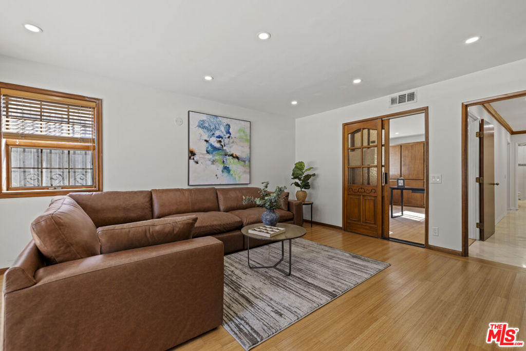 MLS #25591823 image #30