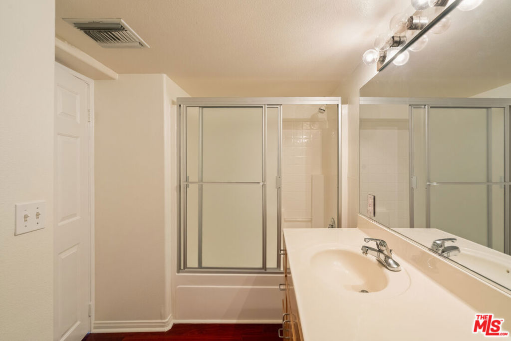 MLS #25592507 image #32