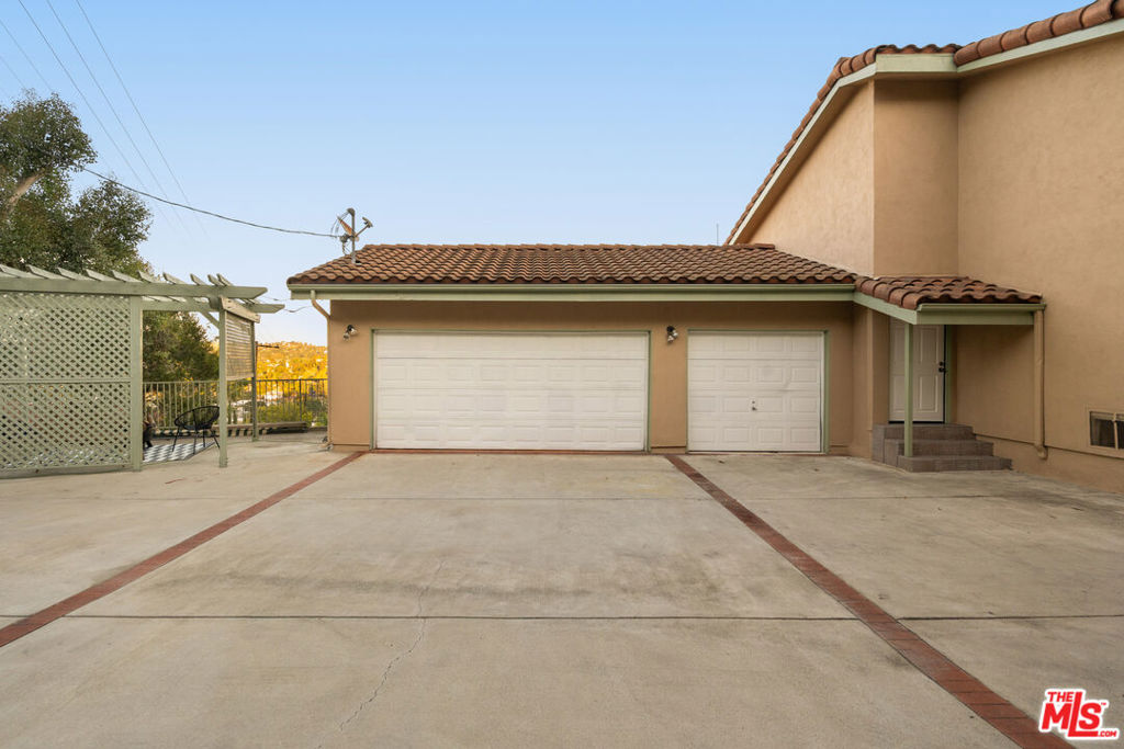 MLS #25592507 image #34