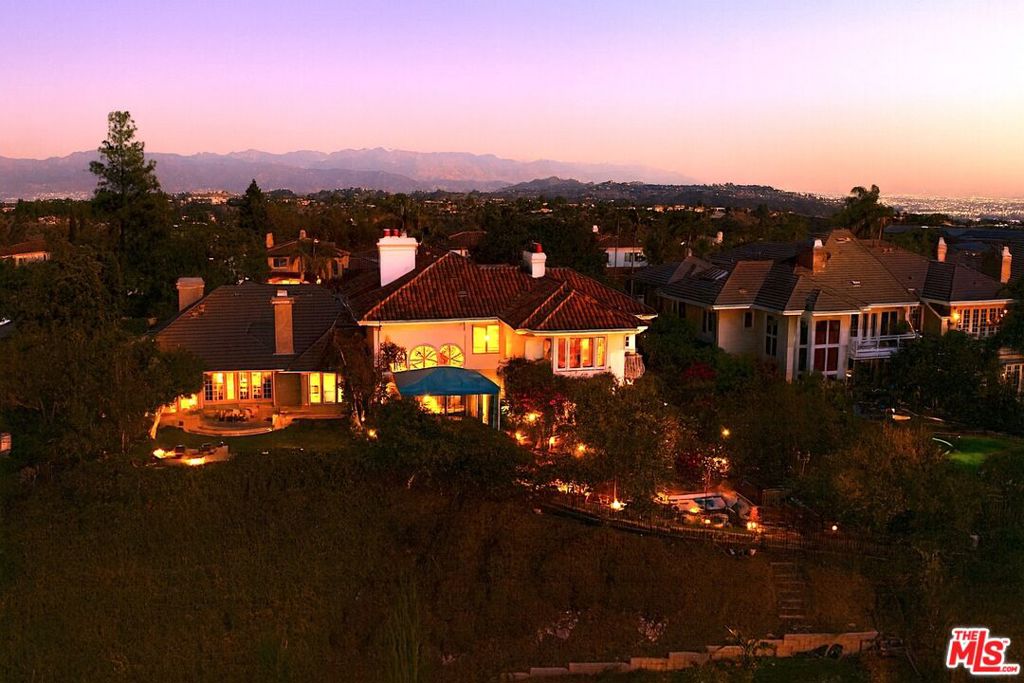 MLS #25592539 image #2