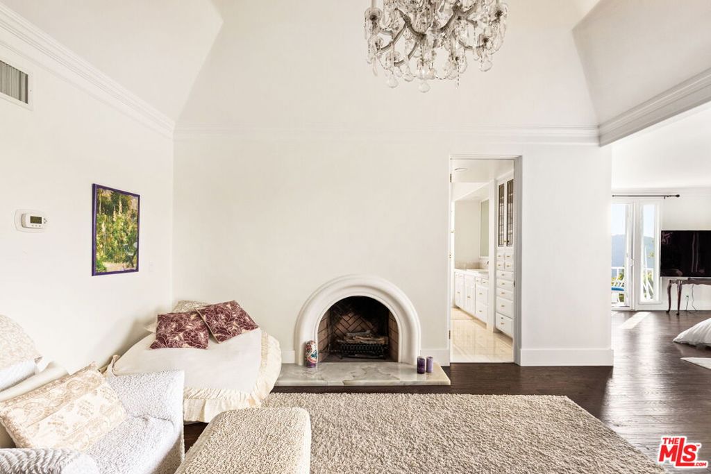 MLS #25592539 image #30