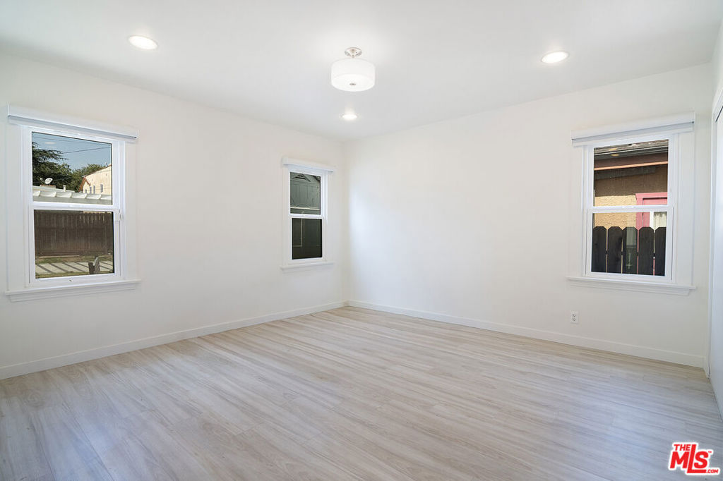 MLS #25592691 img 13