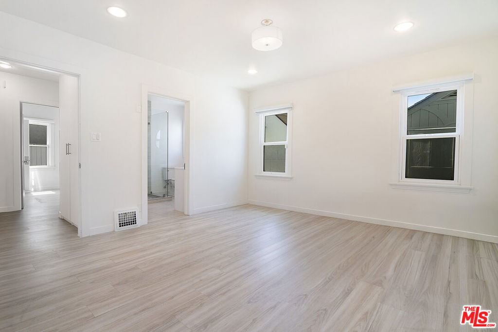 MLS #25592691 img 14