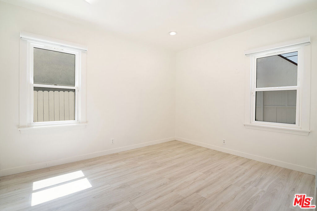 MLS #25592691 img 17