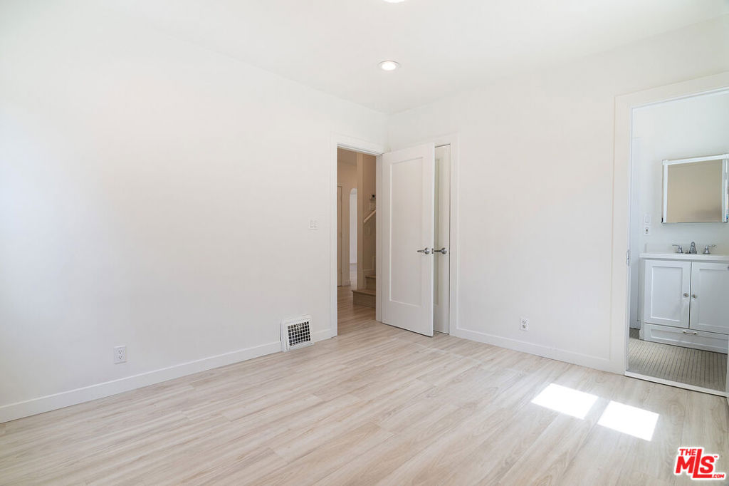 MLS #25592691 img 18