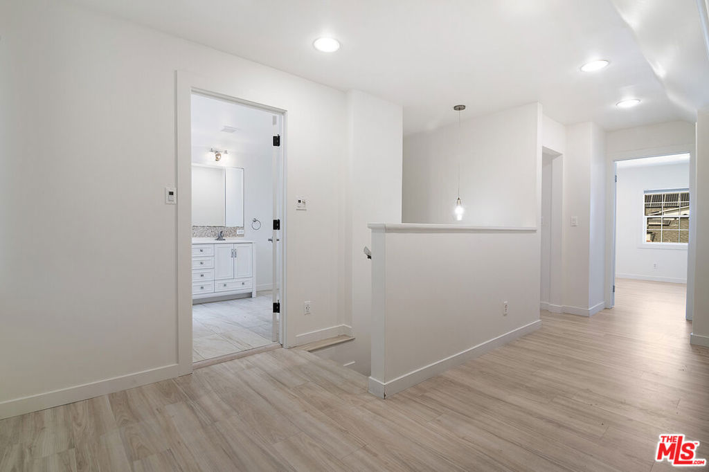 MLS #25592691 img 22