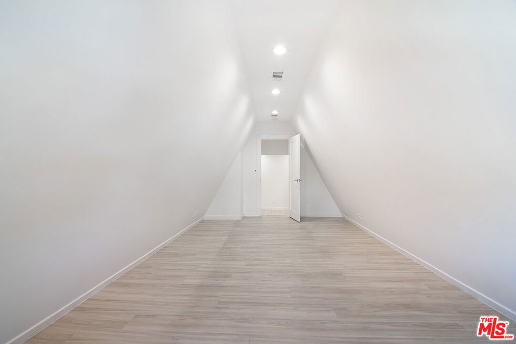 MLS #25592691 img 26