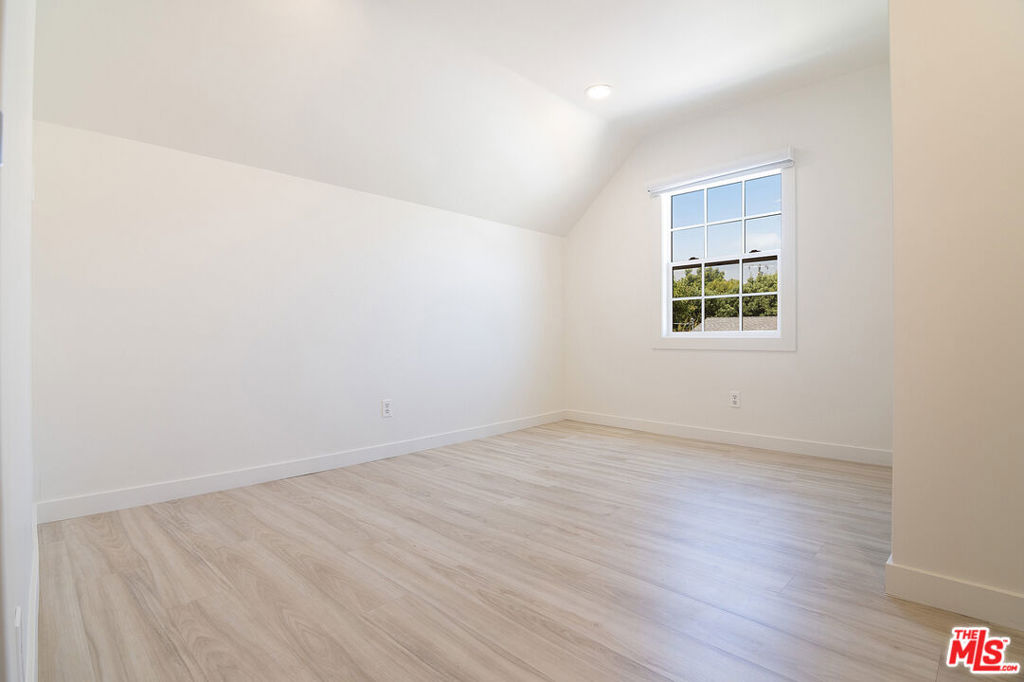 MLS #25592691 img 29