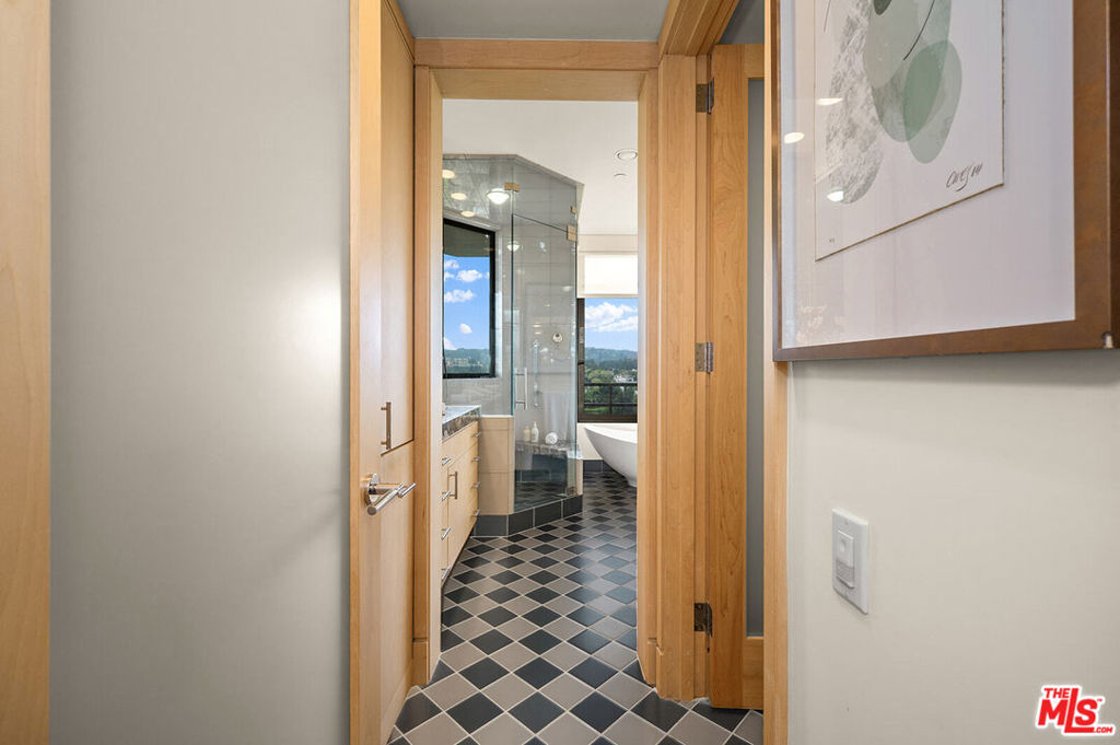 MLS #25593733 image #18