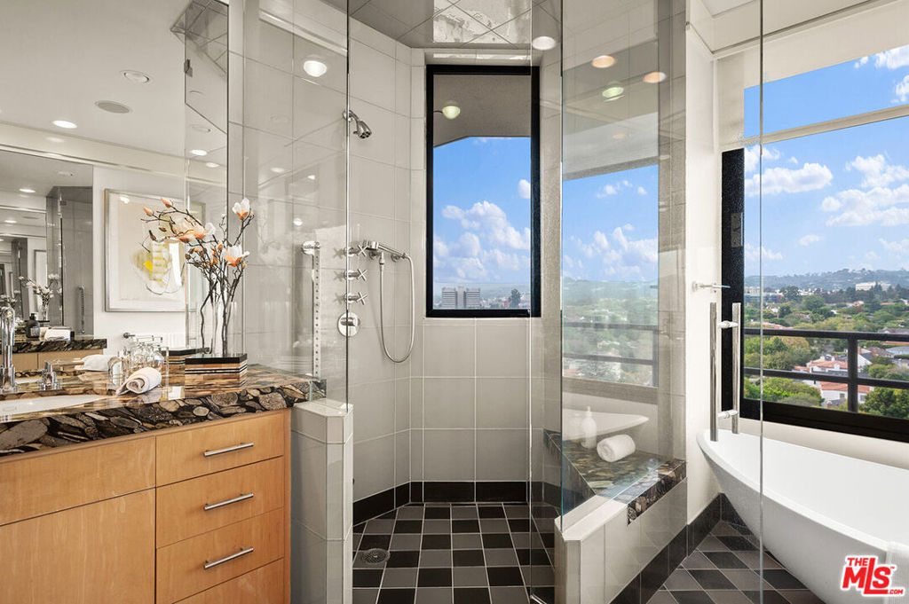 MLS #25593733 image #21