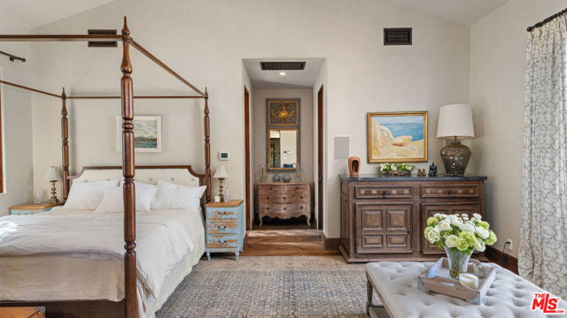 MLS #25593809 image #24