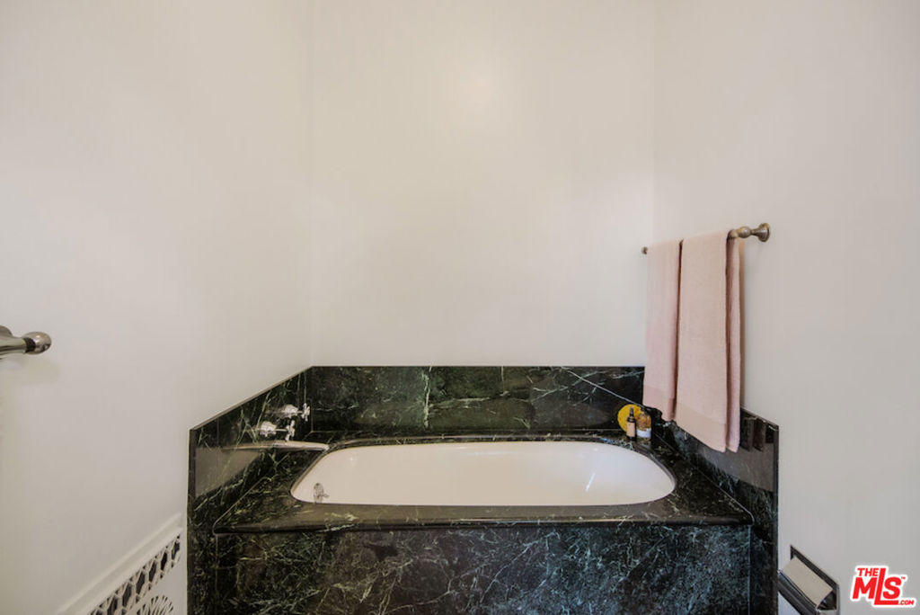 MLS #25594271 image #17