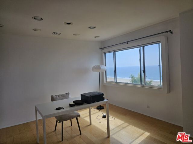 MLS #25595035 image #16