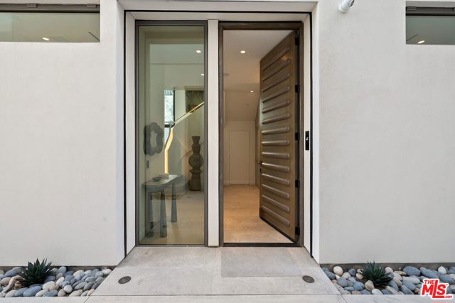 MLS #25595195 image #2