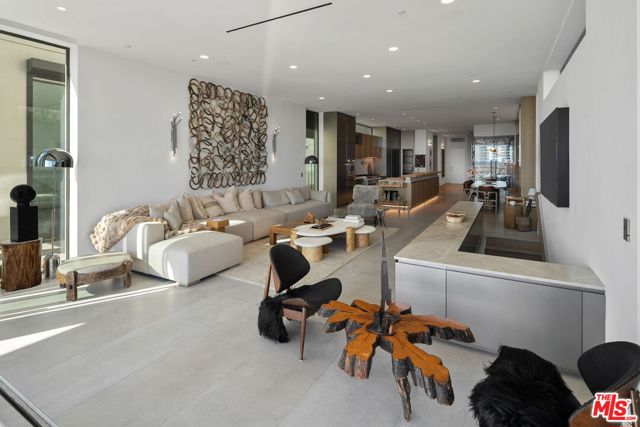 MLS #25595197 image #16