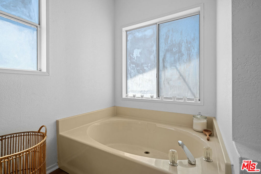 MLS #25595345 image #17