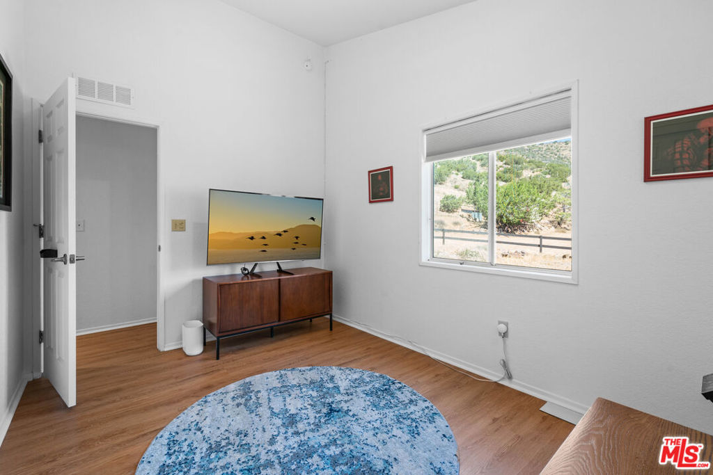 MLS #25595345 image #25