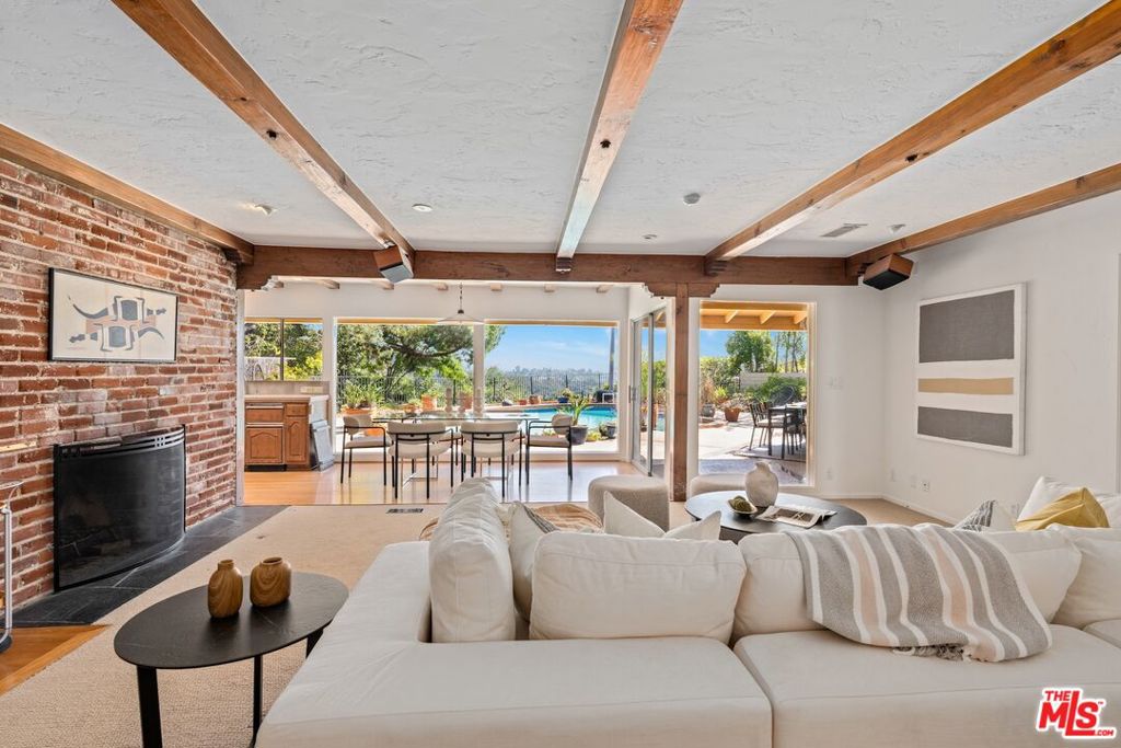 MLS #25595417 image #0