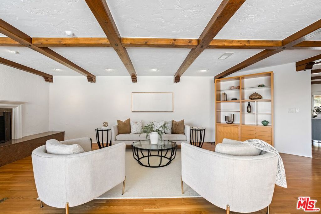 MLS #25595417 image #11