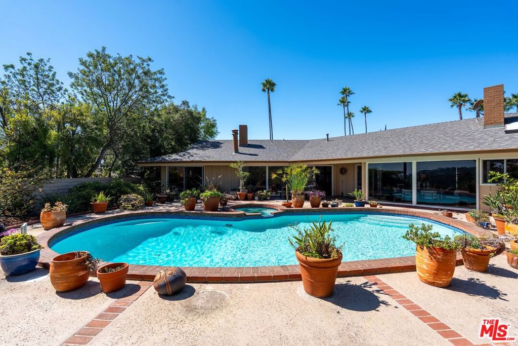 MLS #25595417 image #14