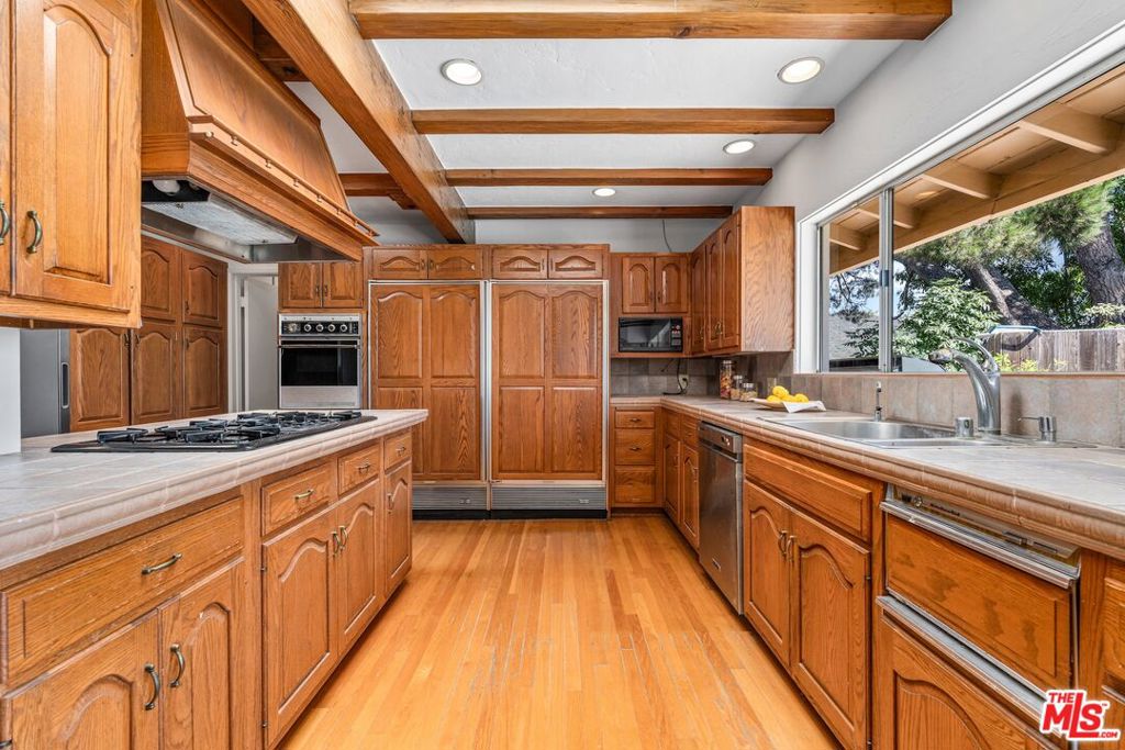 MLS #25595417 image #17