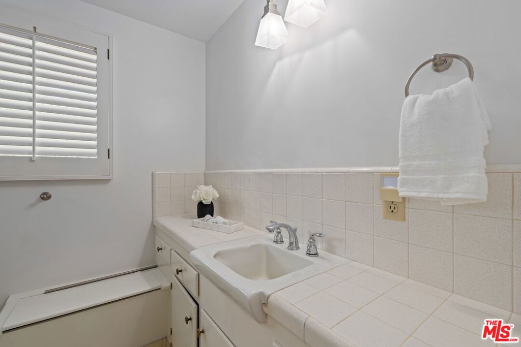 MLS #25595417 image #21