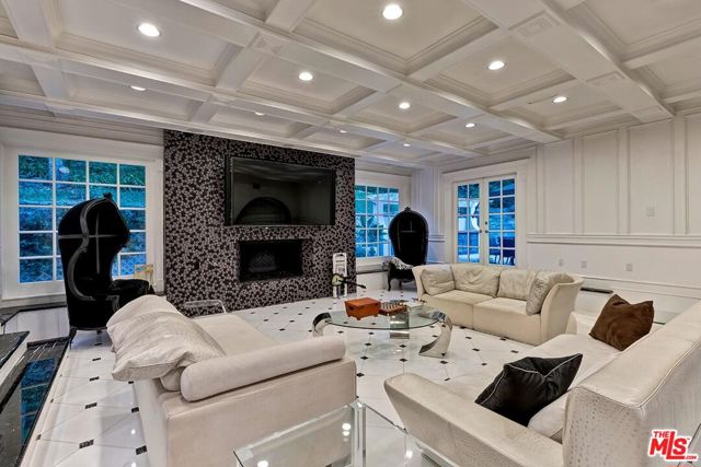 MLS #25595603 image #15