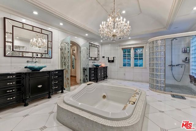 MLS #25595603 image #37