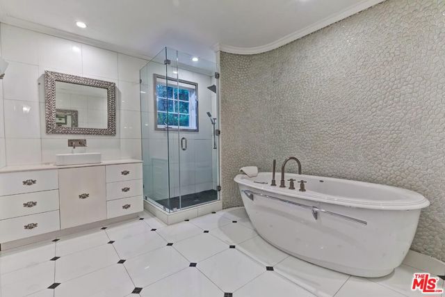 MLS #25595603 image #44