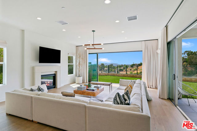 MLS #25595619 image #13